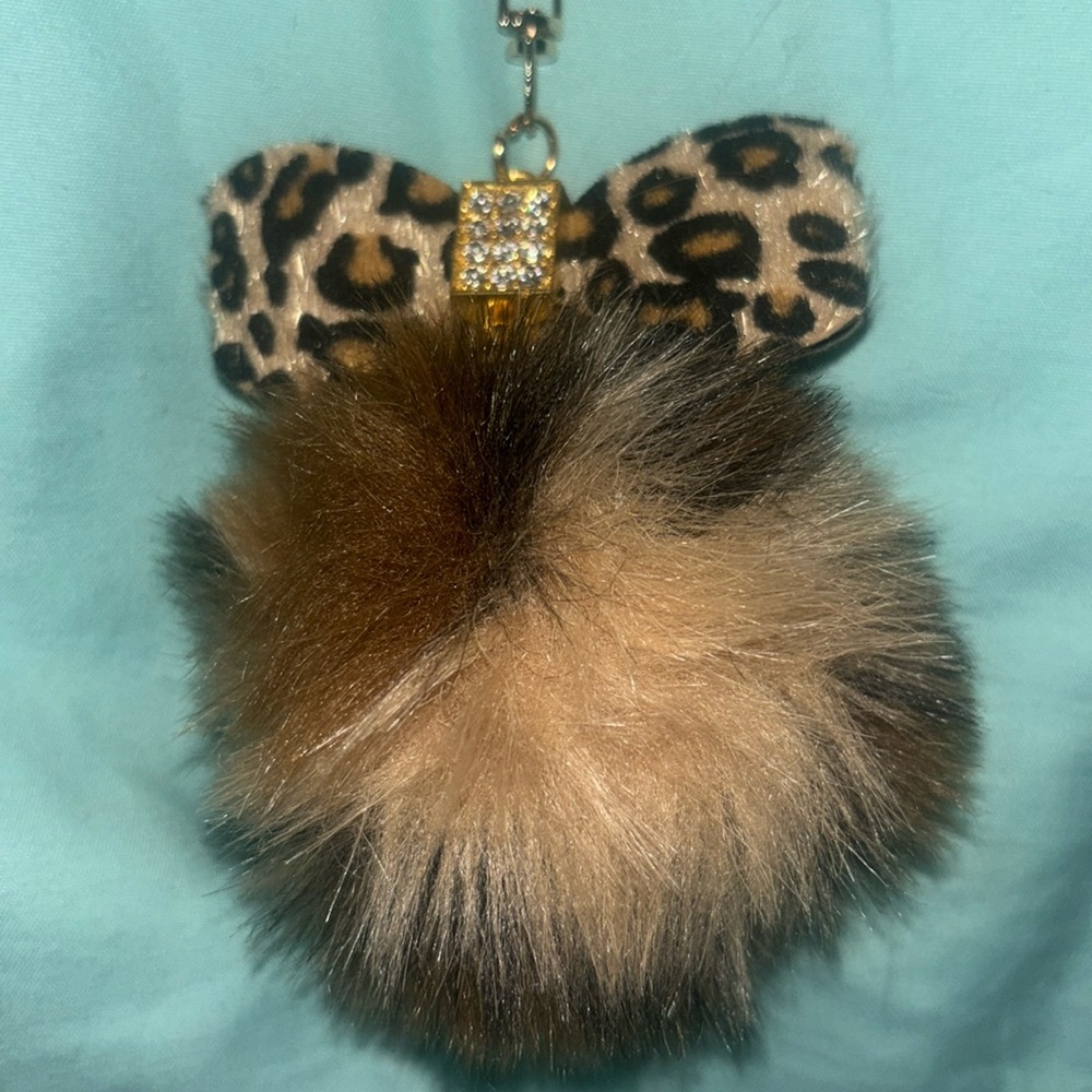 Boutique Leopard Animal Print Pom Pom Bling Bow Bag charm Keychain New - Picture 2 of 7